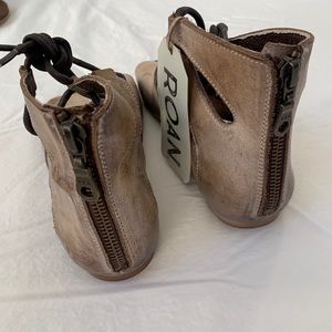 Roan lace up sandals